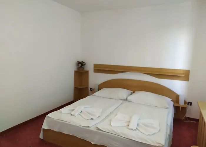 Isora Hotell 3*